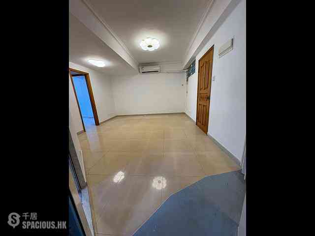 Shau Kei Wan - Kam Wa Building 02