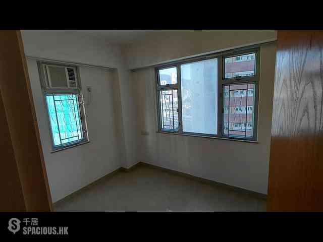 Wan Chai - Pao Woo Mansion 06