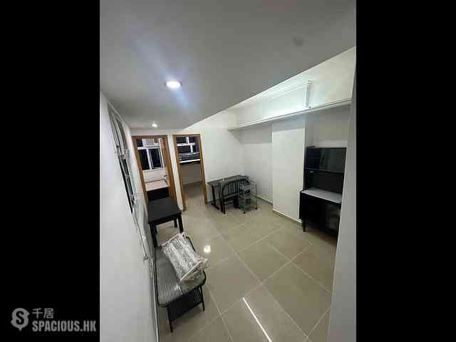 Wan Chai - Hung Yip Building 02