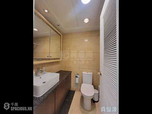 West Kowloon - The Arch Moon Tower (Block 2A) 02