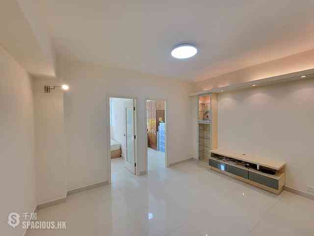 Wan Chai - Kwong Tak Mansion 02