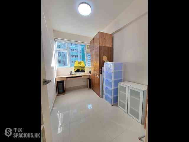 Wan Chai - Kwong Tak Mansion 05
