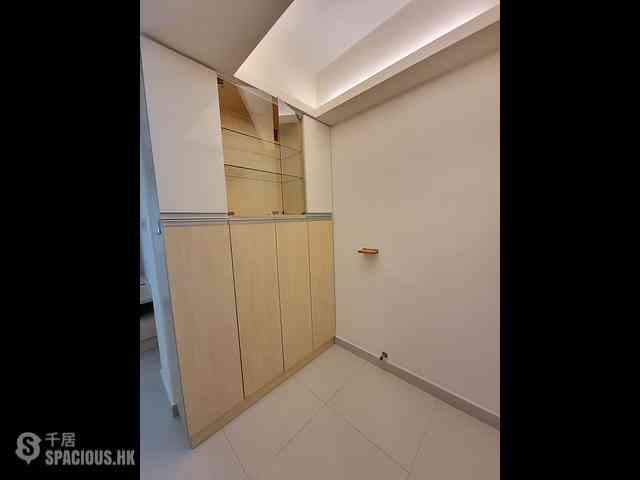 Wan Chai - Kwong Tak Mansion 08