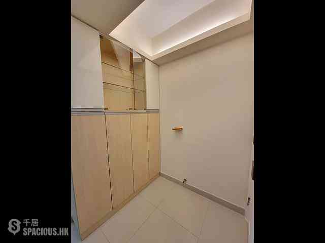 Wan Chai - Kwong Tak Mansion 11