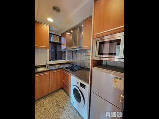 West Kowloon - The Arch Sun Tower (Block 1A) 12