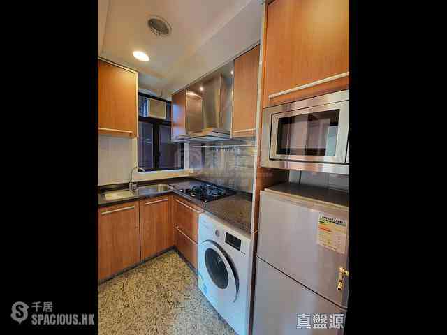 West Kowloon - The Arch Sun Tower (Block 1A) 12