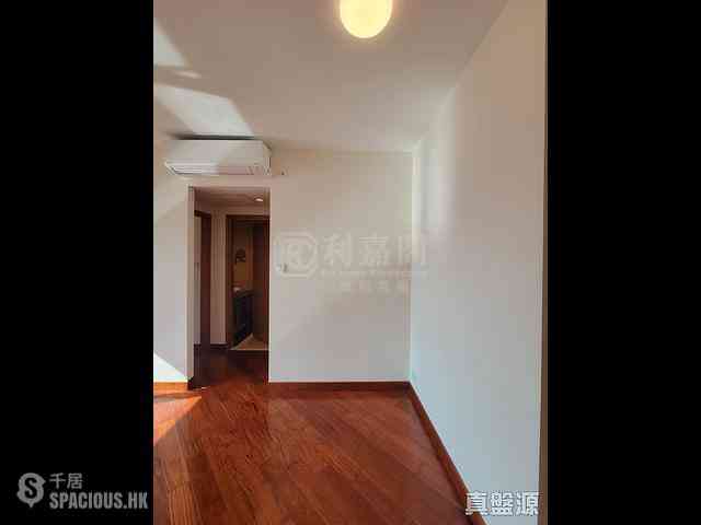 West Kowloon - The Arch Sun Tower (Block 1A) 09
