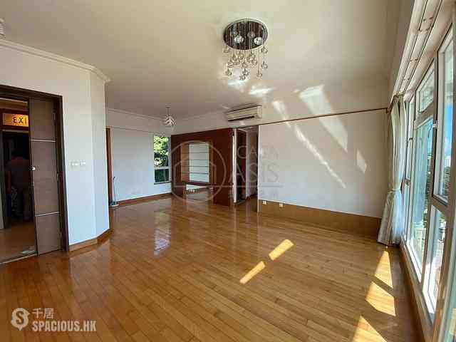 Pok Fu Lam - Villas Sorrento 03