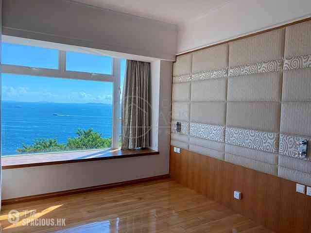 Pok Fu Lam - Villas Sorrento 05