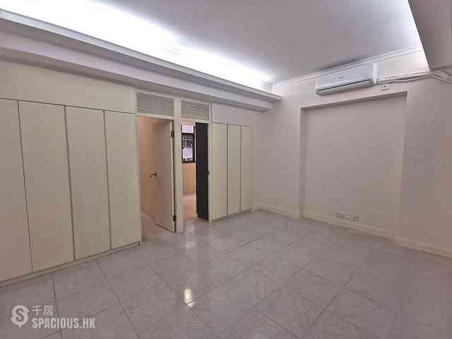 Wan Chai - Ko Wah Building(Go Wah Mansion) 01