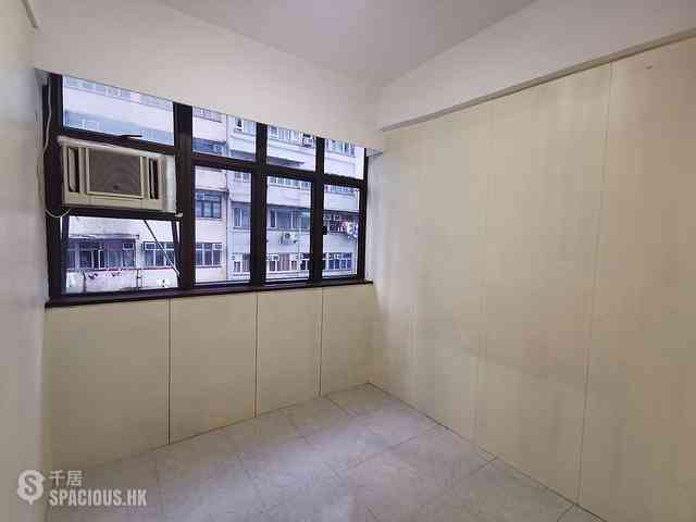 Wan Chai - Ko Wah Building(Go Wah Mansion) 04