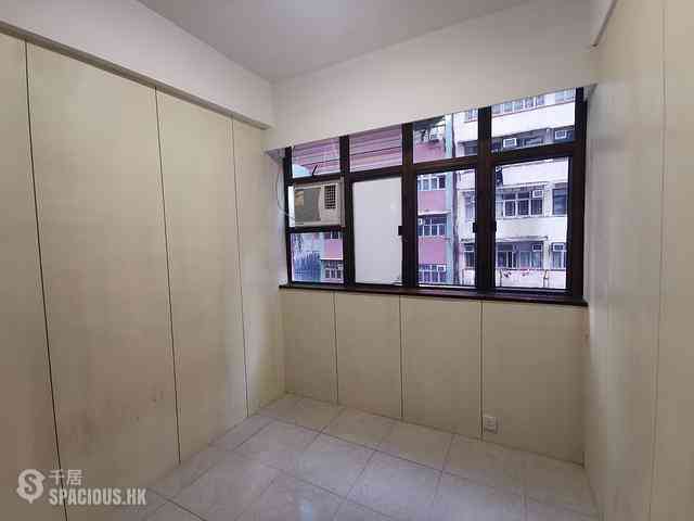 Wan Chai - Ko Wah Building(Go Wah Mansion) 05