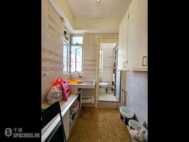 Wan Chai - Kin On House 02