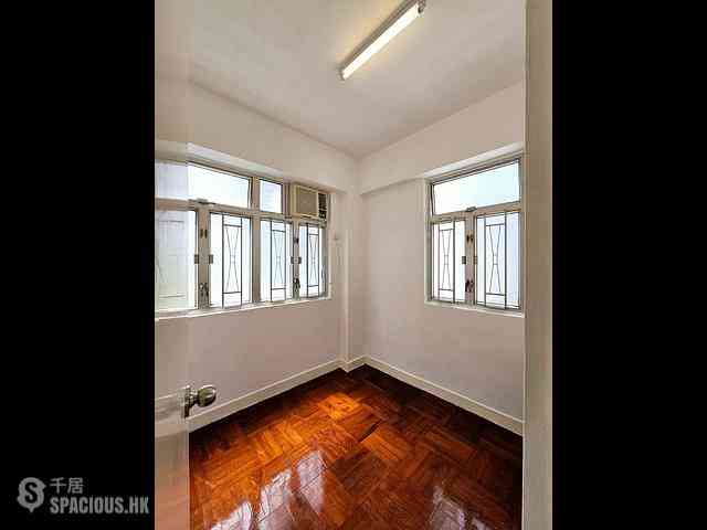Wan Chai - Kin On House 05