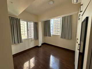 Wan Chai - Kam Tak Mansion 04