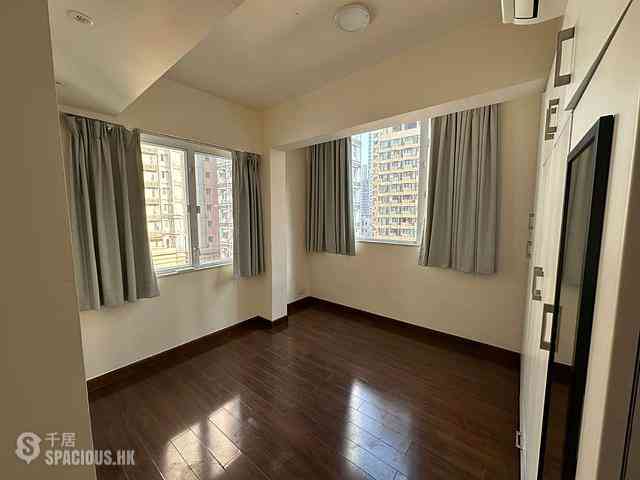 Wan Chai - Kam Tak Mansion 04