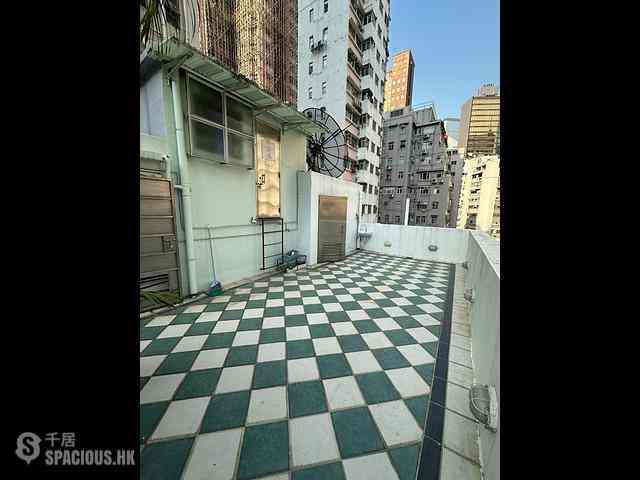 Wan Chai - Kam Tak Mansion 09