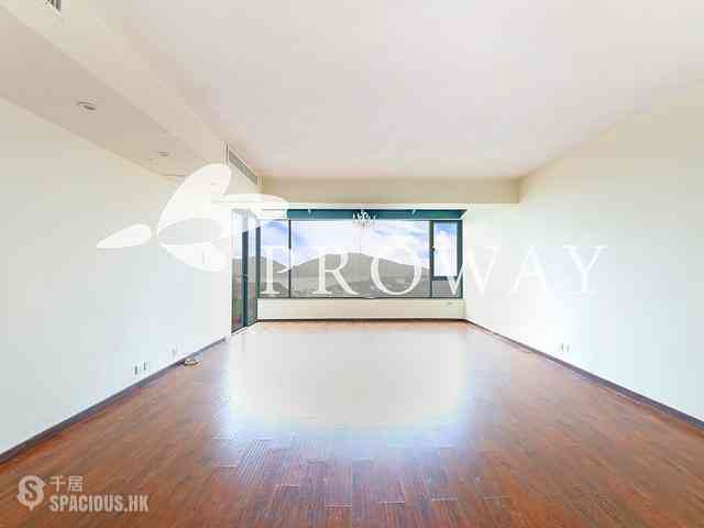Chung Hom Kok - Cape Court 01