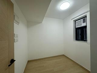Ho Man Tin - Lee Fung Building 06