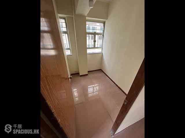 Sai Ying Pun - Good Times Building 05