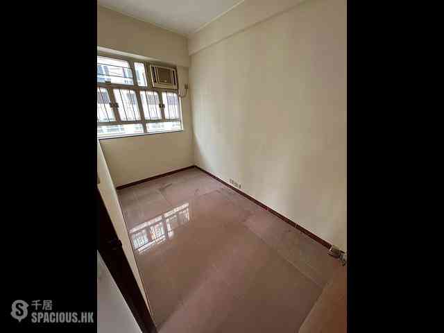 Sai Ying Pun - Good Times Building 07