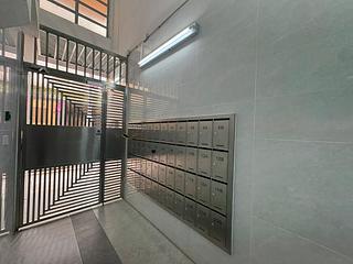 Sai Ying Pun - Good Times Building 09