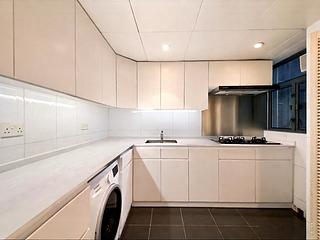 Mid Levels West - 80 Robinson Road 09