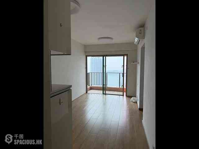 Tai Kok Tsui - Harbour Green Tower 5 03