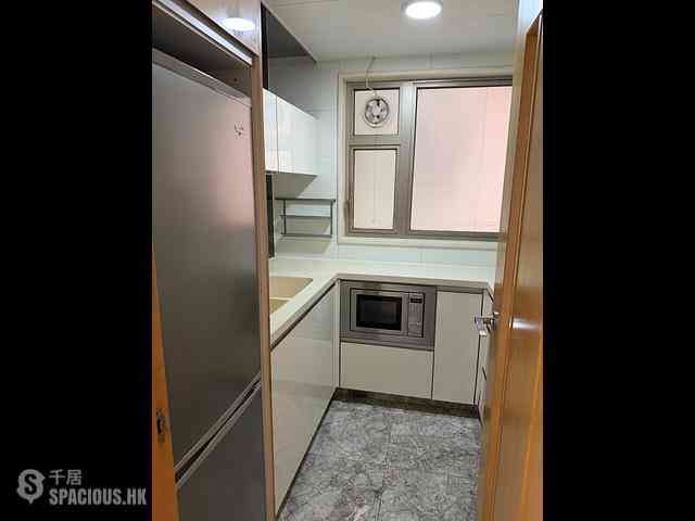 Tai Kok Tsui - Harbour Green Tower 5 04