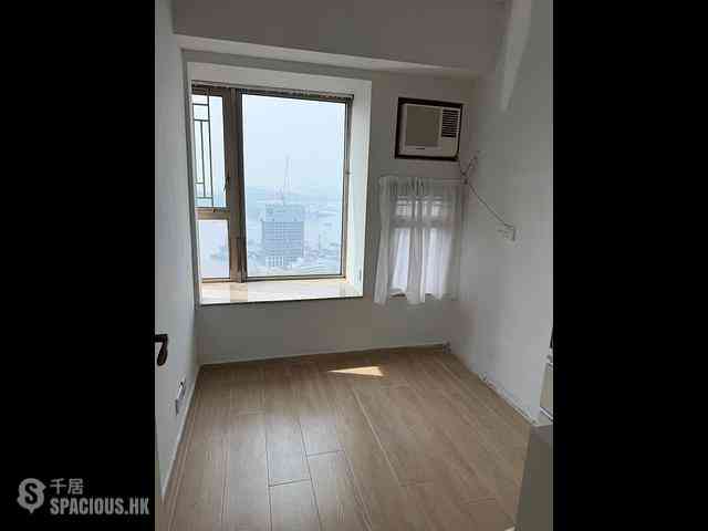 Tai Kok Tsui - Harbour Green Tower 5 08