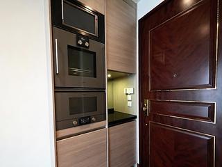 Wan Chai - The Avenue 11