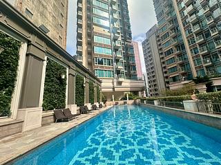 Wan Chai - The Avenue 16