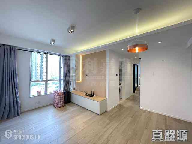 Tseung Kwan O - Bauhinia Garden Block 2 01