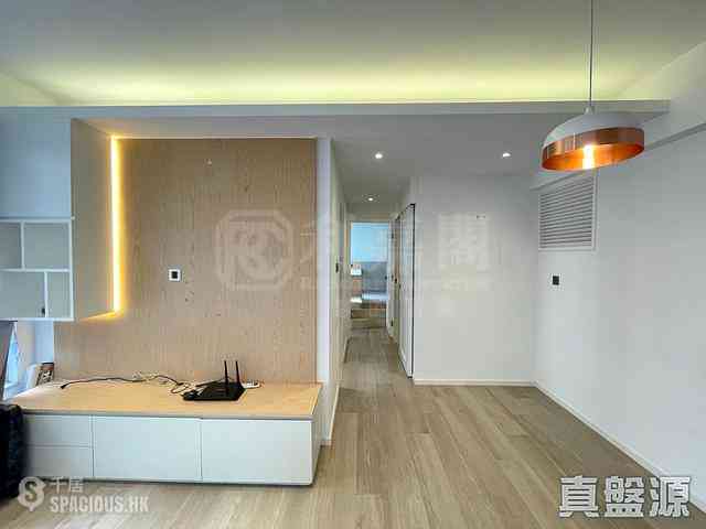 Tseung Kwan O - Bauhinia Garden Block 2 02