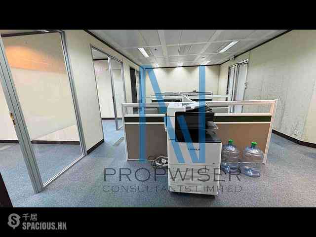 Central - The Center 01