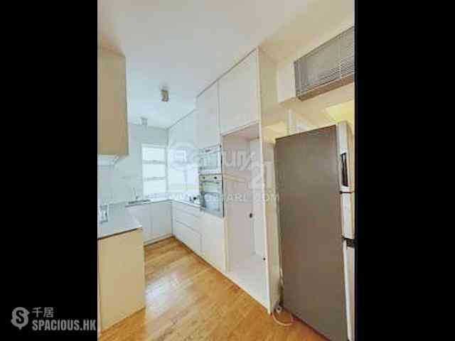 Leighton Hill - Starlight House 05