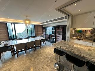 Chung Hom Kok - Pinewaver Villas 11
