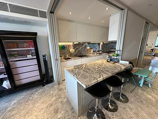 Chung Hom Kok - Pinewaver Villas 13