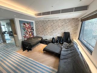 Chung Hom Kok - Pinewaver Villas 18