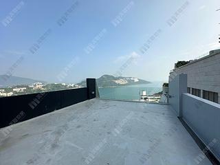 Chung Hom Kok - Pinewaver Villas 21