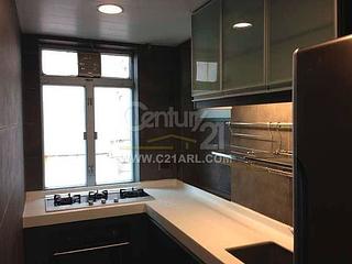 Mid Levels Central - Mackenny Court 05