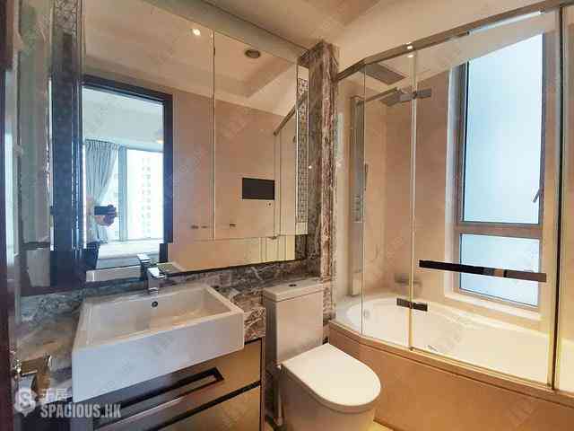 Wan Chai - The Avenue Phase 2 Block 3 05