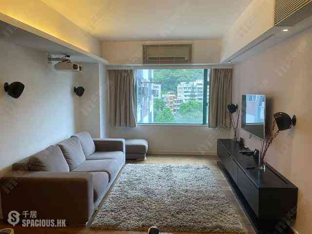Wan Chai - Yue King Building 01