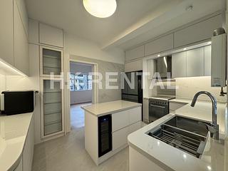 Mid Levels Central - Emerald Court 09