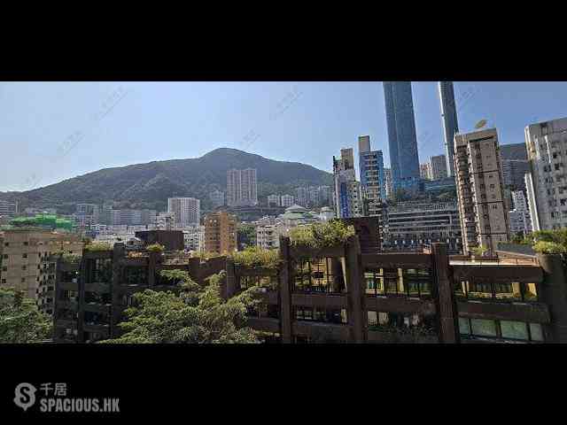 Happy Valley - The Hampton 01