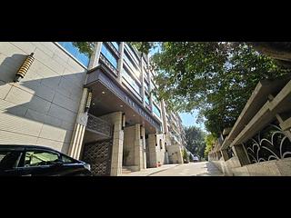 Happy Valley - The Hampton 13