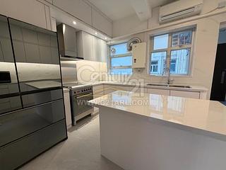 Mid Levels Central - Emerald Court 06