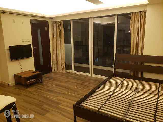 Central - 77-81, Hollywood Road 04