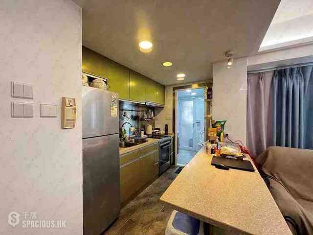 Sai Ying Pun - Chun King Court 03