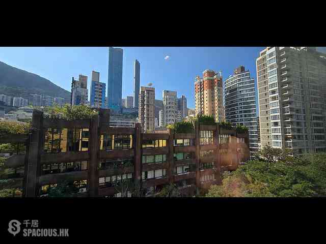 Happy Valley - The Hampton 01
